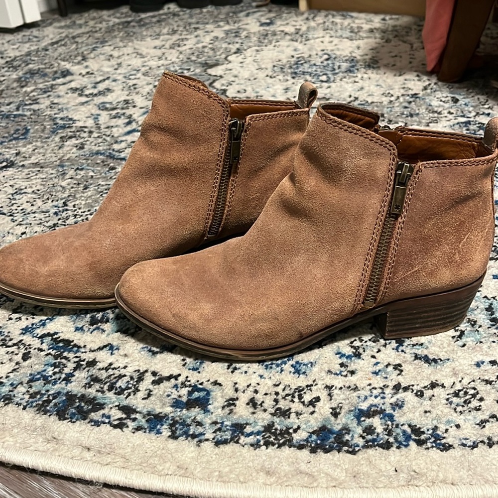 Lucky Brand leather ankle boots with zippers size 9